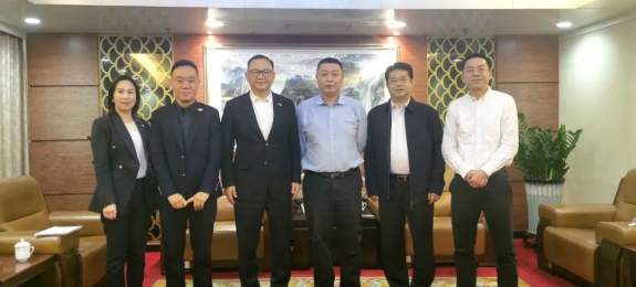 民航中南局马兵局长接见东部通航赵麒董事长一行