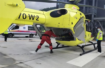 游客溺水急需救援逢道路拥堵，14分钟，直升机开辟空中救援通道